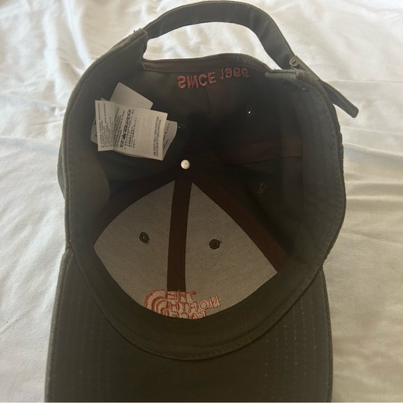 The North Face strap back cap - Picture 2 of 3